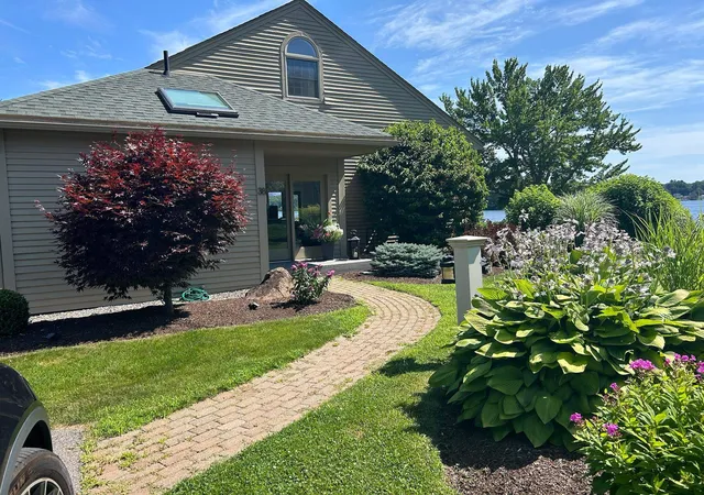 Photo 3 of Townhouse for sale at 38 Crane Cir, Laconia, NH 03246 | MLS# 5082553 | Listing updated on 2026-07-14