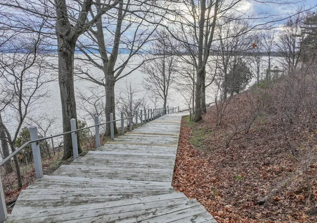 5th image of 5 Birchwood Ln, Burlington, VT 05408 | MLS# 5082568