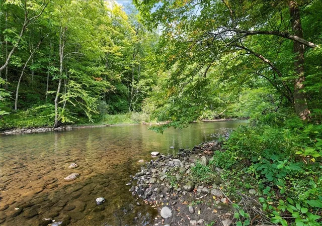 Photo 4 of Single family home for sale at 49 Limerick Ln, Arlington, VT 05250 | MLS# 5082604 | Listing updated on 2026-06-20
