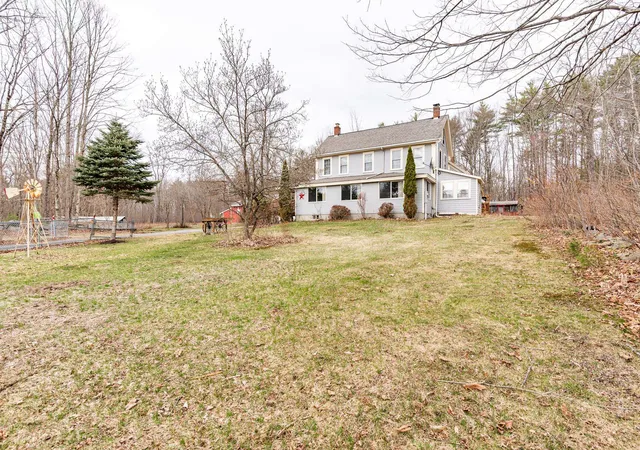 Photo 2 of Single family home for sale at 671 Washington St, Barrington, NH 03825 | MLS# 5082683 | Listing updated on 2026-08-31