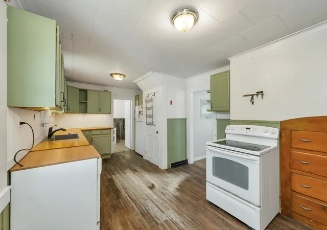 3rd image of 7 Maple St, Farmington, NH 03835 | MLS# 5082703