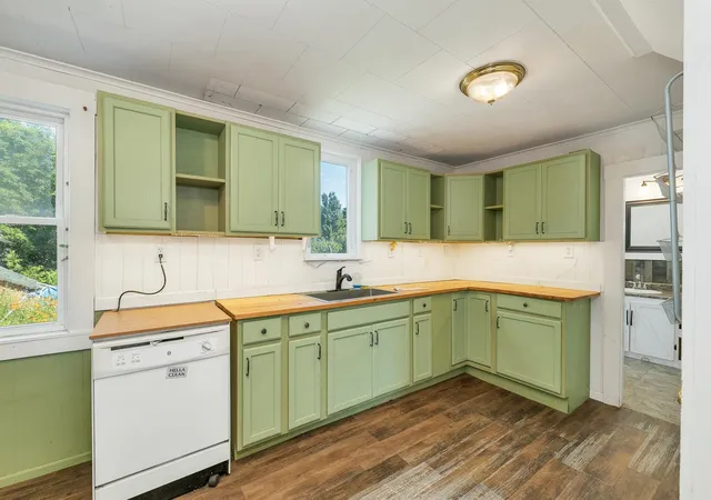 4th image of 7 Maple St, Farmington, NH 03835 | MLS# 5082703