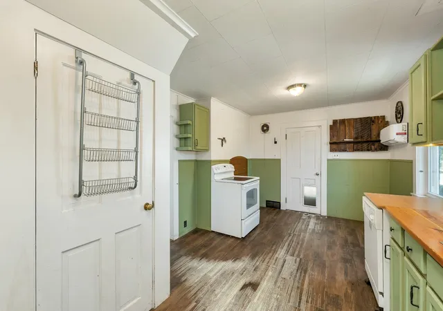 5th image of 7 Maple St, Farmington, NH 03835 | MLS# 5082703