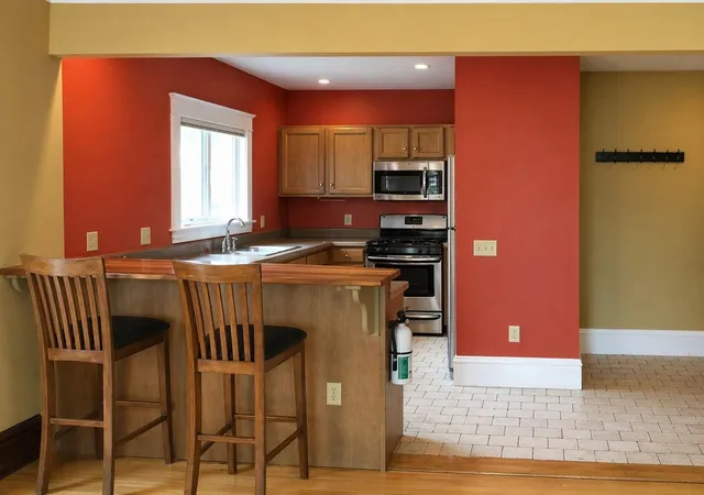 5th image of 460-462 Colchester Ave, Burlington, VT 05401 | MLS# 5082809