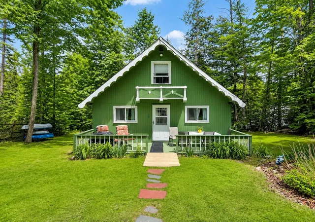 Photo 1 of Single family home for sale at 15 Autumn Rd, Hillsborough, NH 03244 | MLS# 5082863 | Listing updated on 2026-06-12