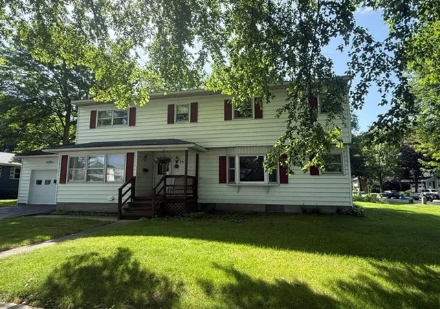 2nd image of 71 Lakewood Pkwy, Burlington, VT 05408 | MLS# 5082903