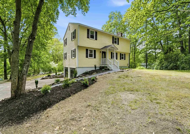 Homes for sale in Londonderry, NH | 27 Gilcreast Rd, Londonderry, NH 03053 | MLS# 5082916