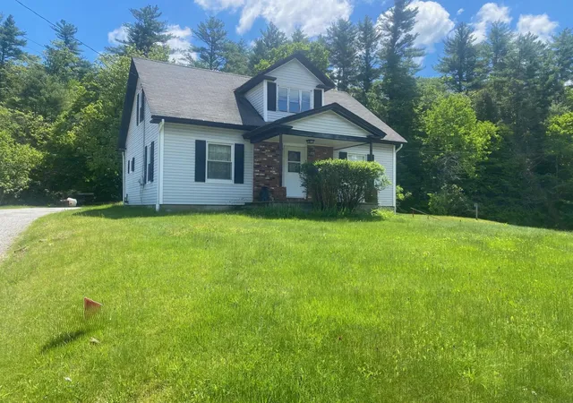 Homes for sale in Newport, NH | 552 S Main St, Newport, NH 03773 | MLS# 5083099