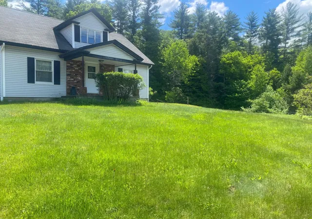 Homes for sale in Newport, NH | 552 S Main St, Newport, NH 03773 | MLS# 5083099