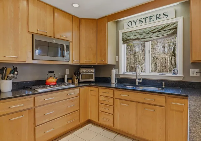 5th image of 16 Isaac Lucas Cir, Dover, NH 03820 | MLS# 5083165