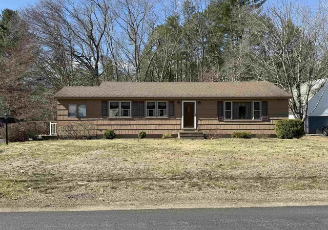 Homes for sale in Rollinsford, NH | 114 General Sullivan Wy, Rollinsford, NH 03869 | MLS# 5083198