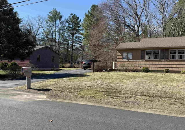 Homes for sale in Rollinsford, NH | 114 General Sullivan Wy, Rollinsford, NH 03869 | MLS# 5083198