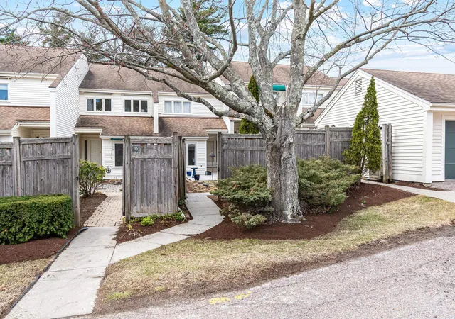2nd image of 545 South Prospect St #35, Burlington, VT 05401 | MLS# 5083255