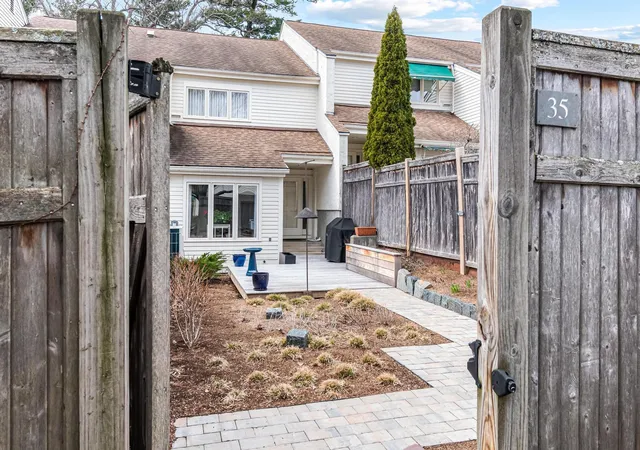 Photo 3 of Townhouse for sale at 545 South Prospect St #35, Burlington, VT 05401 | MLS# 5083255 | Listing updated on 2026-09-03