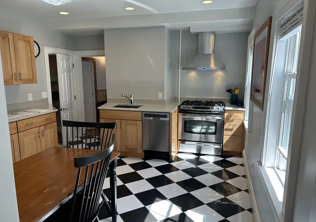 1st image of 145 Cabot St #1, Portsmouth, NH 03801 | MLS# 5083347