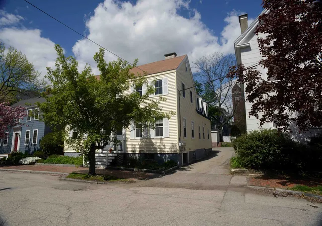 3rd image of 145 Cabot St #1, Portsmouth, NH 03801 | MLS# 5083347