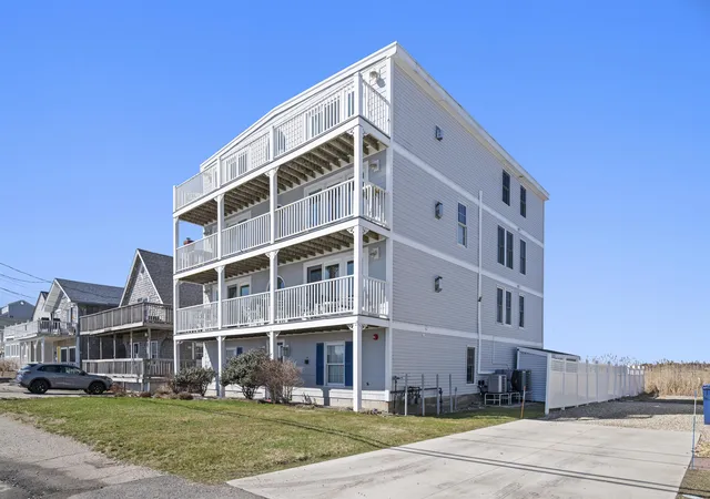 1st image of 605 Ocean Blvd #1, Hampton, NH 03842 | MLS# 5083377