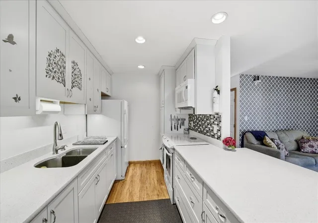Homes for sale in South Burlington, VT | 125 Kennedy Dr #6, South Burlington, VT 05403 | MLS# 5083475