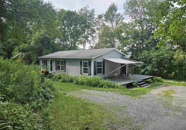 1st image of 410 South St, Littleton, NH 03561 | MLS# 5083532