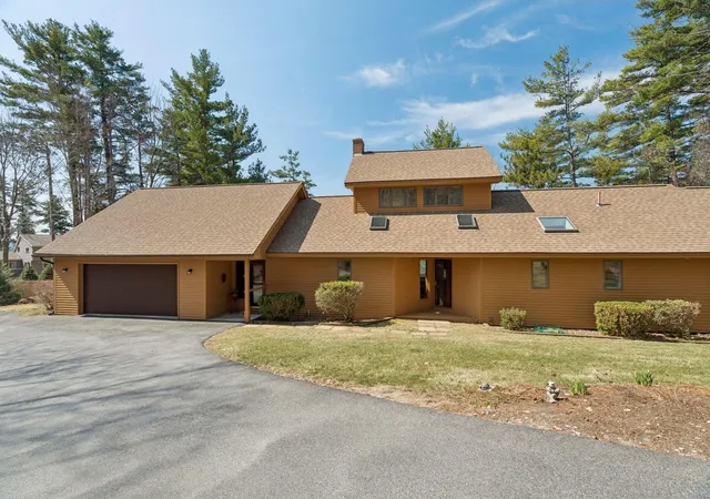 Homes for sale in Wolfeboro, NH | 9 Umbrella Pt, Wolfeboro, NH 03894 | MLS# 5083555
