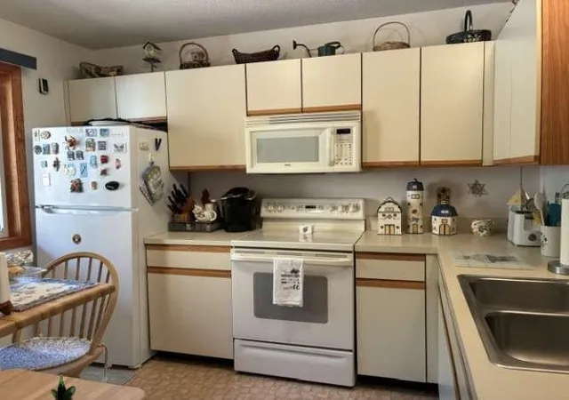 Homes for sale in Lincoln, NH | 11 Hummingbird Rd #6, Lincoln, NH 03251 | MLS# 5083610