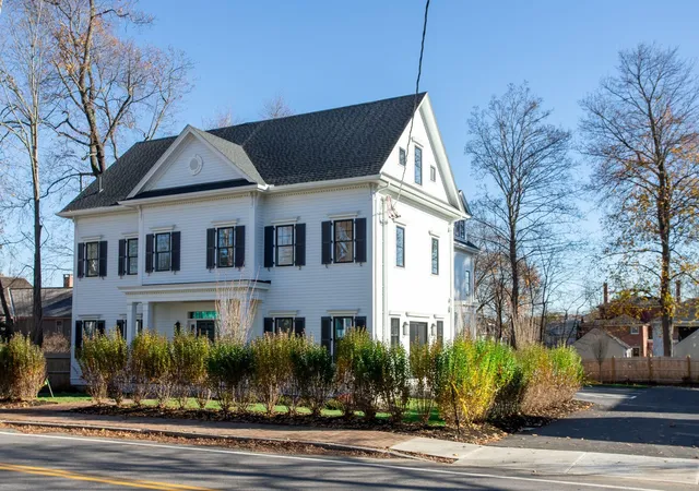 Homes for sale in Dover, NH | 136 Locust St #103, Dover, NH 03820 | MLS# 5083646