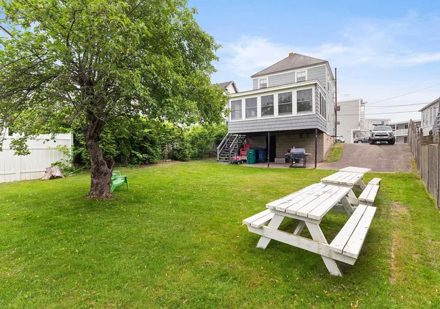 3rd image of 15 Ocean Blvd, Hampton, NH 03842 | MLS# 5083688