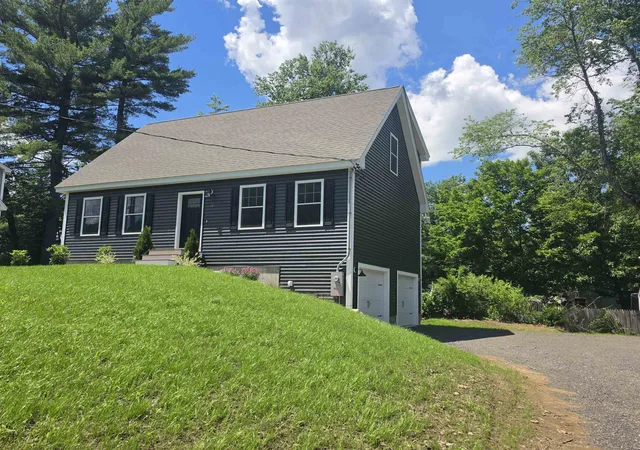 2nd image of 10 Phyllis Ave, Raymond, NH 03077 | MLS# 5083698