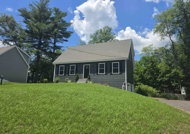 3rd image of 10 Phyllis Ave, Raymond, NH 03077 | MLS# 5083698