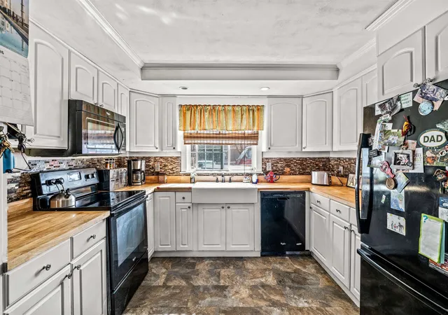 3rd image of 1 Border St, Milford, NH 03055 | MLS# 5083723