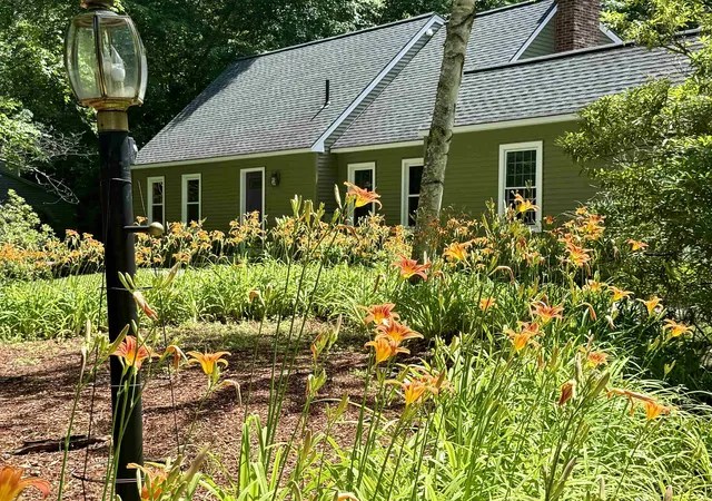 Photo 3 of Single family home for sale at 26 Wedgewood Dr, Londonderry, NH 03053 | MLS# 5083727 | Listing updated on 2026-09-08