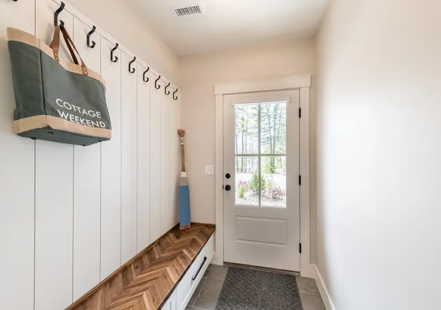 4th image of 60 White Oaks Rd #23, Laconia, NH 03246 | MLS# 5083823
