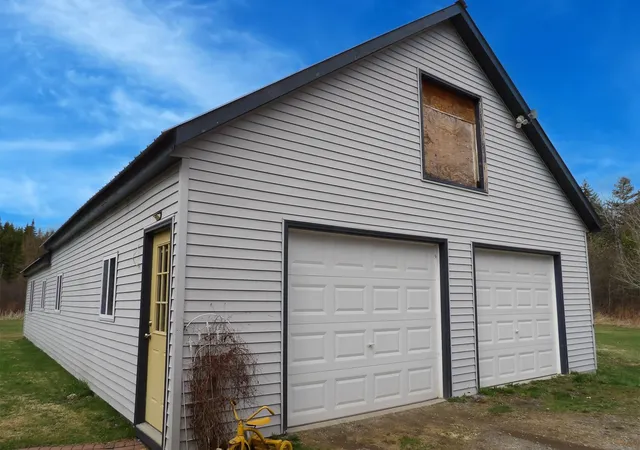 Photo 3 of Single family home for sale at 76 Meadowview Ln, Mount Holly, VT 05758 | MLS# 5083851 | Listing updated on 2026-10-02