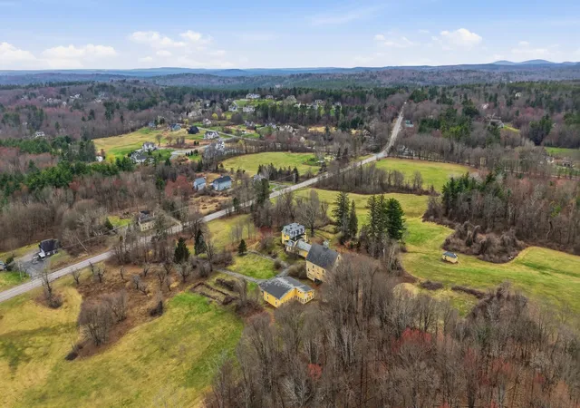 1st image of 117 New Boston Rd, Bedford, NH 03110 | MLS# 5084106