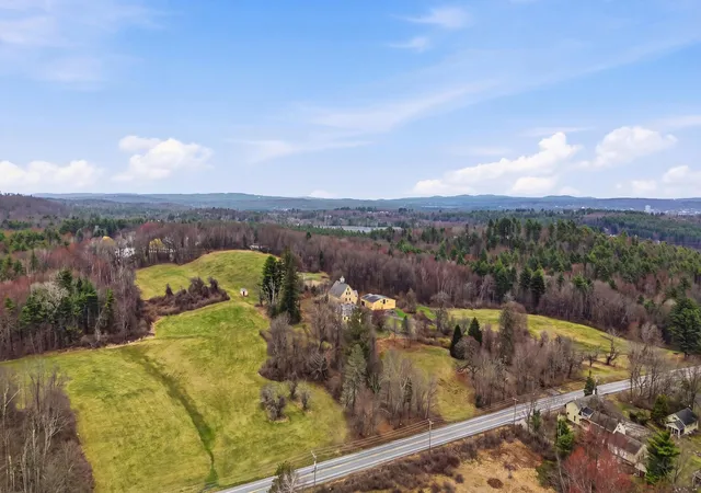 3rd image of 117 New Boston Rd, Bedford, NH 03110 | MLS# 5084106