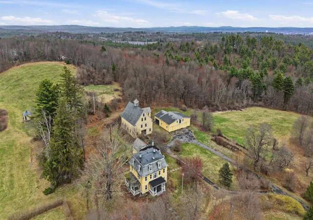 4th image of 117 New Boston Rd, Bedford, NH 03110 | MLS# 5084106
