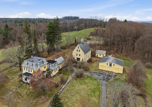 5th image of 117 New Boston Rd, Bedford, NH 03110 | MLS# 5084106
