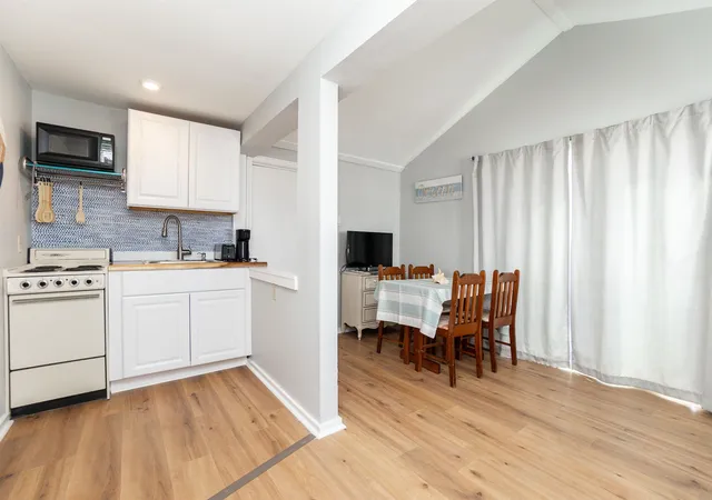 Homes for sale in Hampton, NH | 401A Ocean Blvd #1, Hampton, NH 03842 | MLS# 5084241