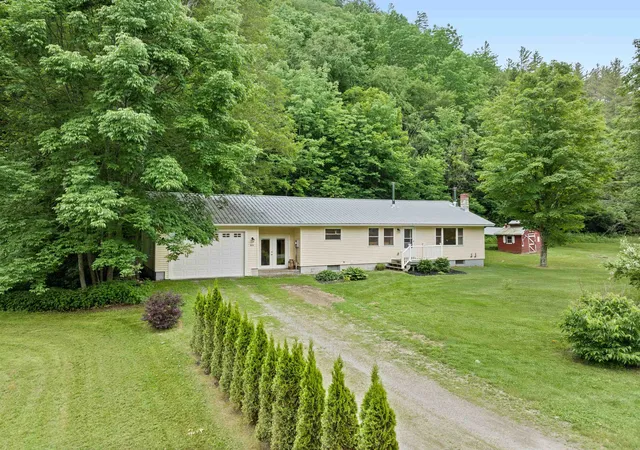 Homes for sale in Rochester, VT | 919 Vt Route 100 South, Rochester, VT 05767 | MLS# 5084261
