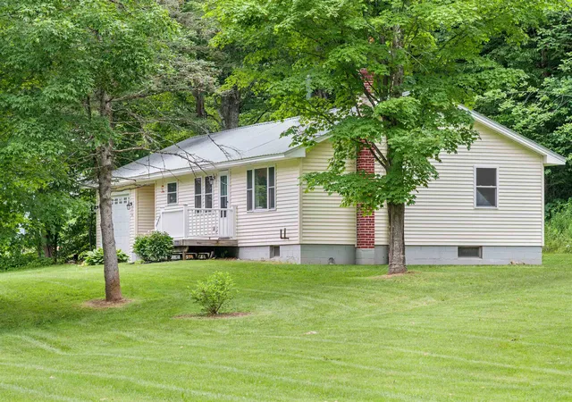 Homes for sale in Rochester, VT | 919 Vt Route 100 South, Rochester, VT 05767 | MLS# 5084261