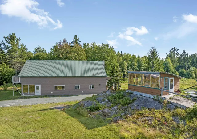 Homes for sale in Errol, NH | 107 Lakeview Dr, Errol, NH 03579 | MLS# 5084287
