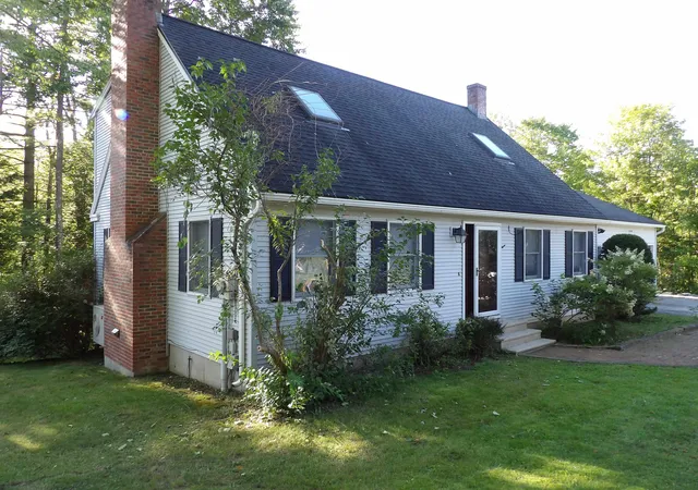 Photo 4 of Single family home for sale at 25 Laverne Dr, Rutland, VT 05701 | MLS# 5084322 | Listing updated on 2026-10-09