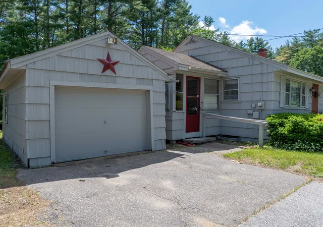 Homes for sale in Belmont, NH | 92 Gilmanton Rd, Belmont, NH 03220 | MLS# 5084374