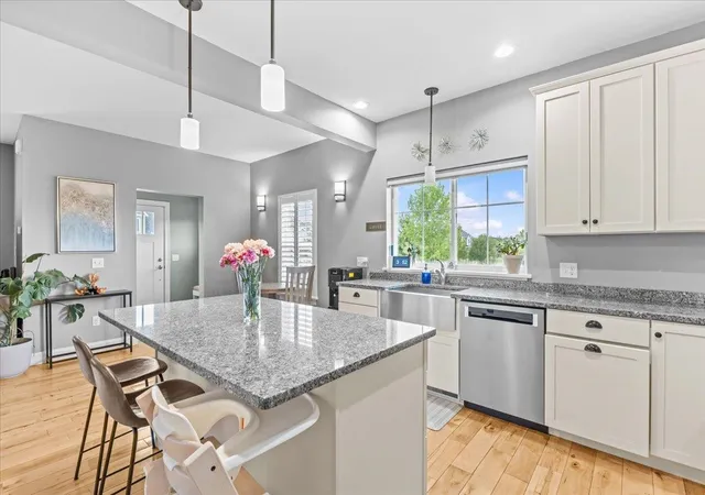 Photo 3 of Sale Pending at 150 Rye Cir, South Burlington, VT 05403 | MLS# 5084441 | Listing updated on 2026-08-17