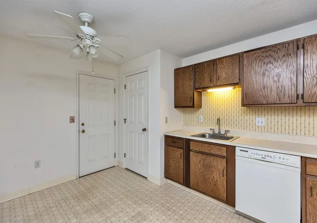 5th image of 1 Northbrook Dr #102, Manchester, NH 03102 | MLS# 5084540