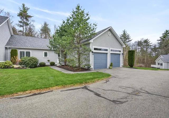 Homes for sale in Windham, NH | 56 Gordon Mountain Rd, Windham, NH 03087 | MLS# 5084551