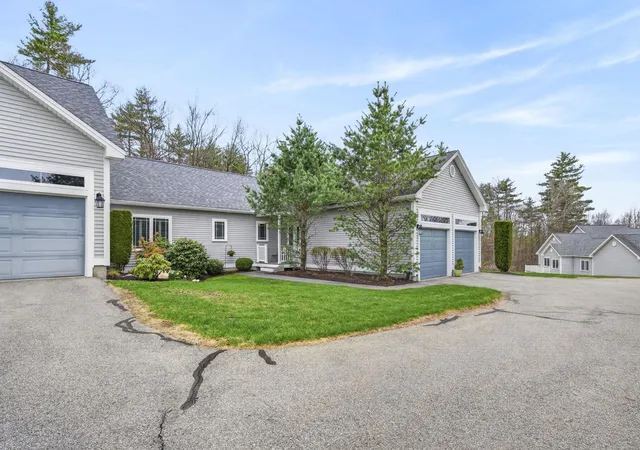 Homes for sale in Windham, NH | 56 Gordon Mountain Rd, Windham, NH 03087 | MLS# 5084551