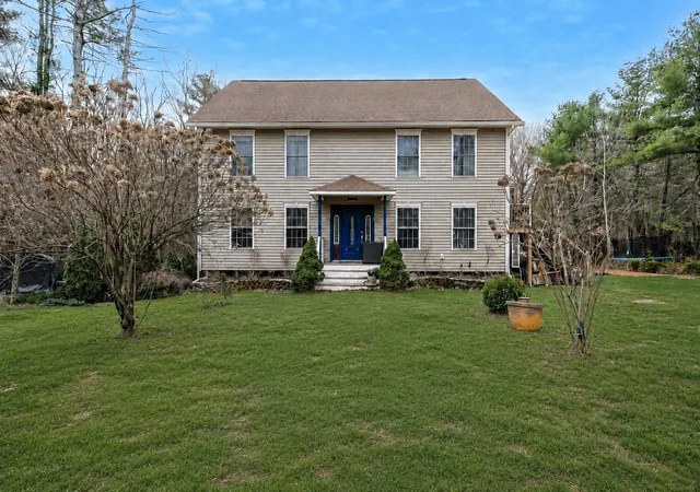 Photo 3 of Single family home for sale at 15 Pepperell Rd, Brookline, NH 03033 | MLS# 5084927 | Listing updated on 2026-09-18