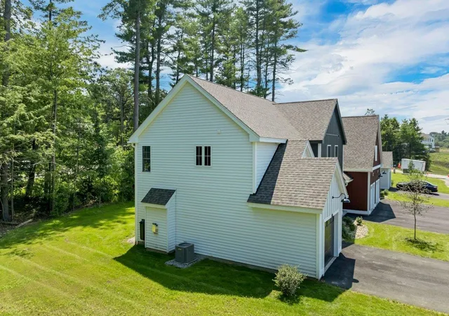 3rd image of 15-B Mustang Dr #B, Litchfield, NH 03052 | MLS# 5085022