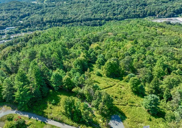 Homes for sale in Hartford, VT | 0 Meadow Ln, Hartford, VT 05001 | MLS# 5085033